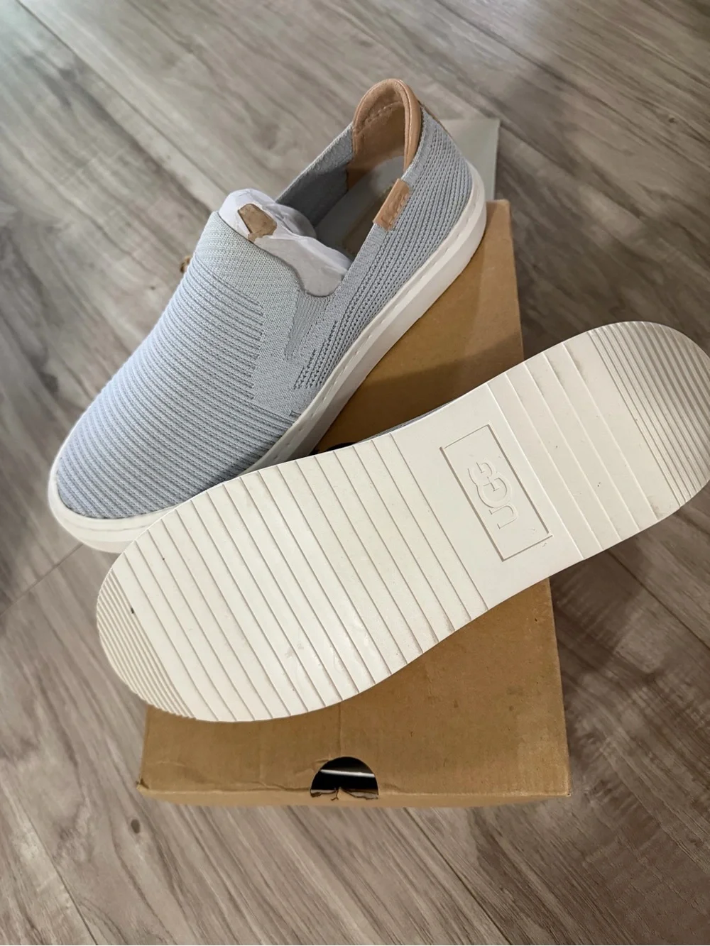 UGG Alameda Sammy Knit Slip on - Light Gray